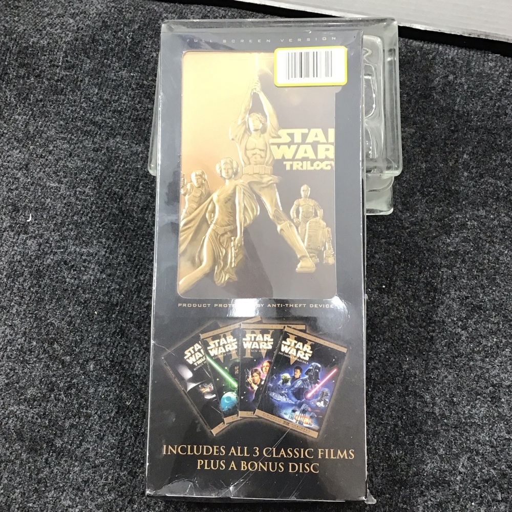 Star Wars Trilogy DVD Set plus bonus disc NIB